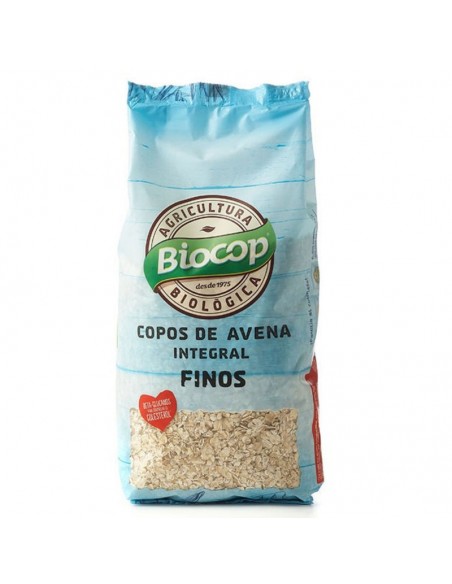 Copos de avena integral finos Bio 500g Biocop sobre fondo blanco.